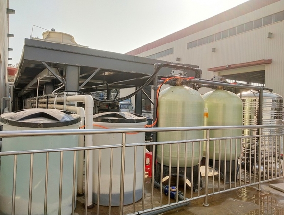 国塑管业10-15吨软化水设备